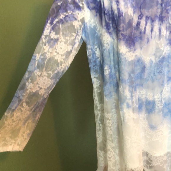 Cal style women’s blouse - Picture 3 of 8